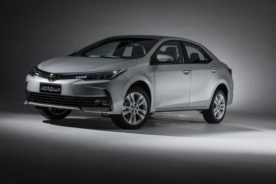  Toyota Corolla XEi 2017 года  (LA) (фото 15 из 23)